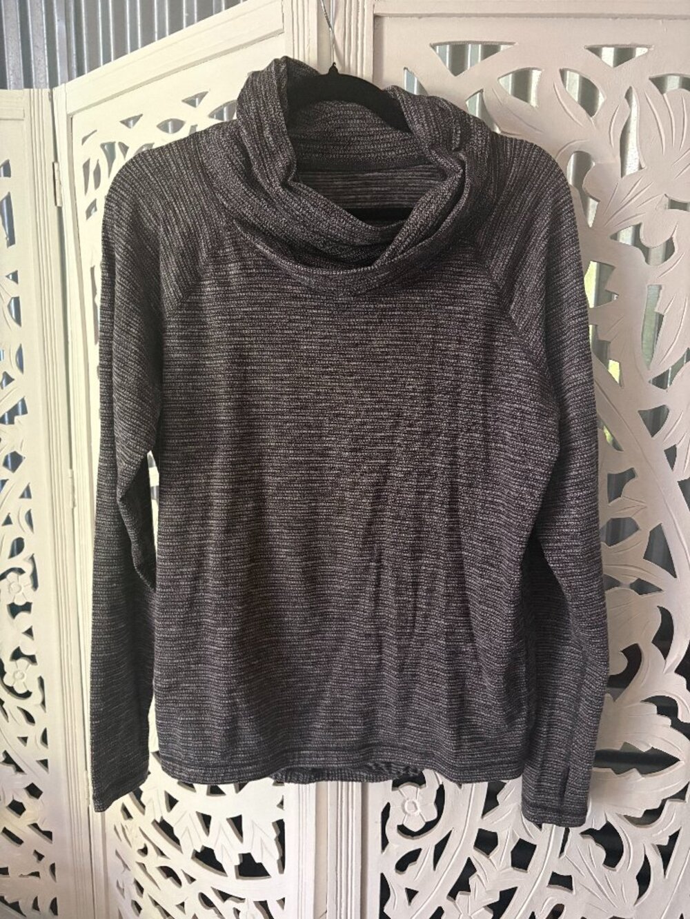 Lululemon In A Cinch Reversible Cowl Neck Pullover Heathered Black size 4